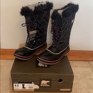 SOREL TOFINO embossed quilted waterproof snow boot